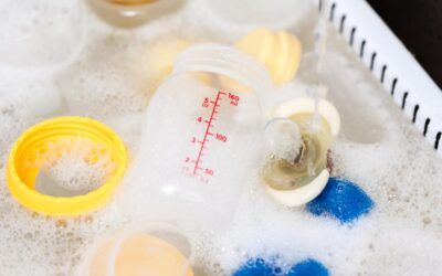 Esterilizar biberones: cuándo es necesario y cómo hacerlo bien